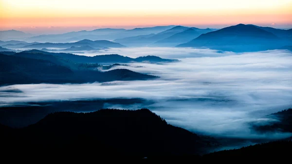 Salida Del Sol Las Montañas Rarau Cárpatos Orientales Rumania — Foto de Stock