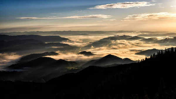 Wschód Słońca Górach Rarau Karpaty Wschodnie Rumunia — Zdjęcie stockowe