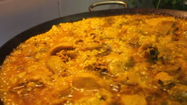 Paella de pollo — Vídeo de stock