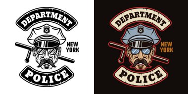 Polis teşkilatı vektör amblemi, etiket, rozet ya da logo. Üzerinde siyah, beyaz ve koyu arkaplan üzerine siyah şapkalı polis var.