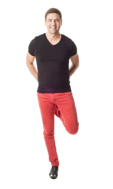 mutlu bir adam tek ayak üstünde duran