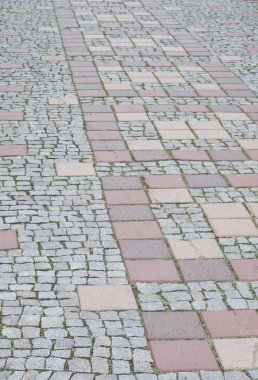 arka plandan granit taşlar ile sokak ayarları