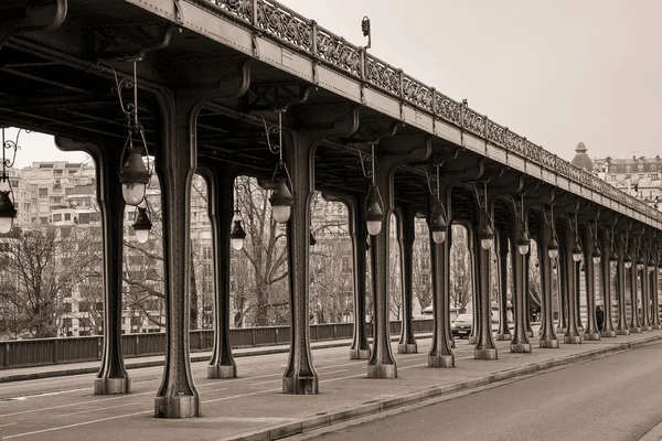 高架橋セピア調のド パッシー — ストック写真