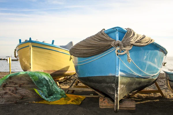 Två fiskebåtar — Stockfoto