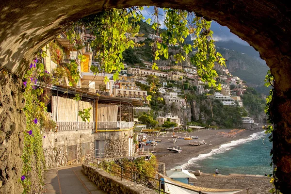 Arco en Positano Imagen de archivo