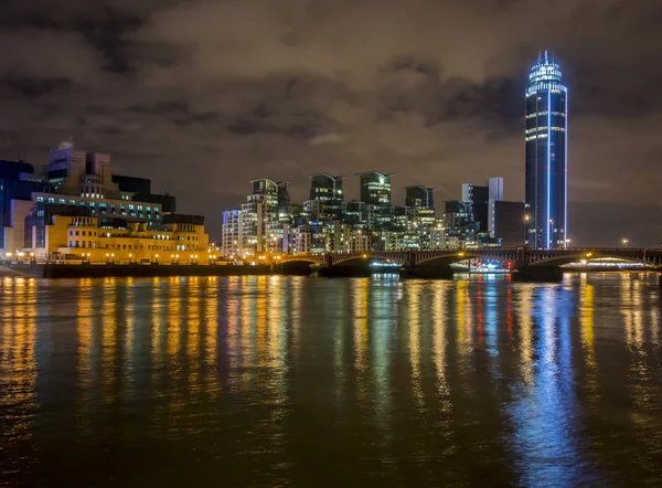 Vauxhall bridge éjjel — Stock Fotó