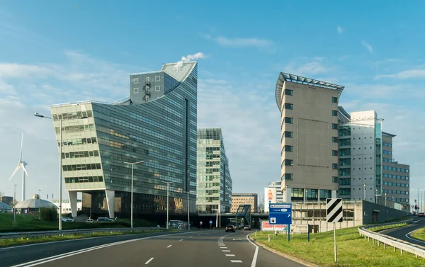 Οδική Άποψη Των Σύγχρονων Κτιρίων Στην Πόλη Του Ρότερνταμ Ολλανδία — Φωτογραφία Αρχείου