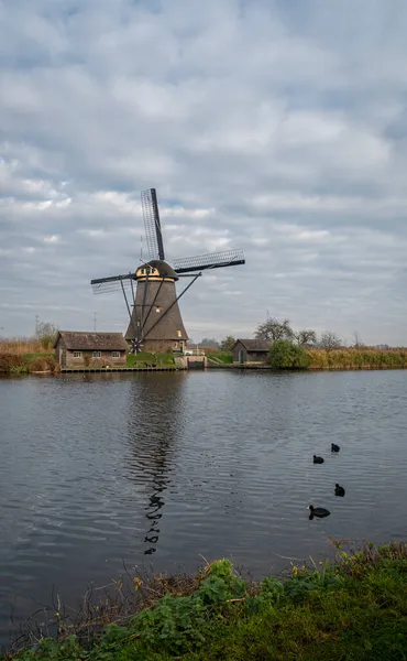 Ancien Moulin Vent Sur Bord Canal Kinderdijk Pays Bas — Photo