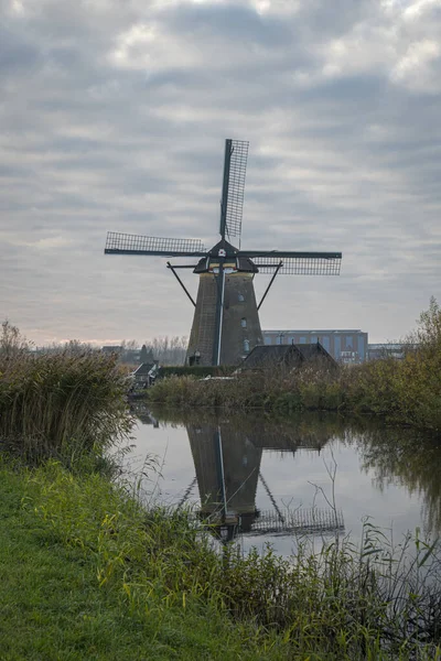 Ancien Moulin Vent Réflexion Kinderdijk Pays Bas — Photo