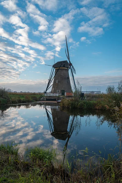 Ancien Moulin Vent Réflexion Kinderdijk Pays Bas — Photo