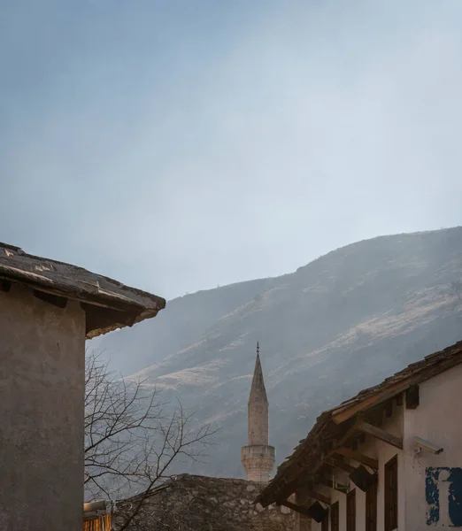 Minaret Berg Stad Mostar Bosnië Herzegovina — Stockfoto