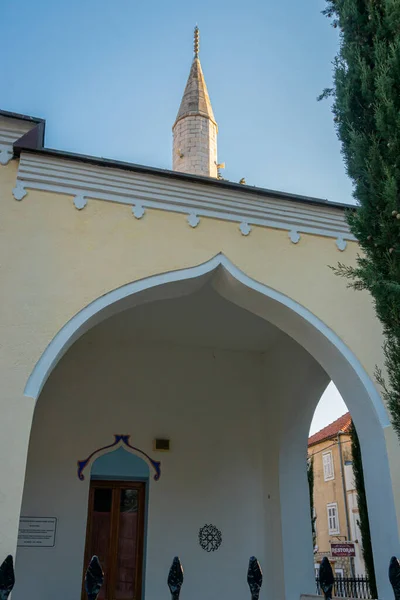 Oblouk Věž Mešity Osmana Pašy Starém Městě Trebinje Bosna Hercegovina — Stock fotografie