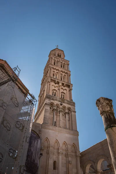 Καμπαναριό Του Καθεδρικού Ναού Του Αγίου Δόμνιου Στο Σπλιτ Της — Φωτογραφία Αρχείου