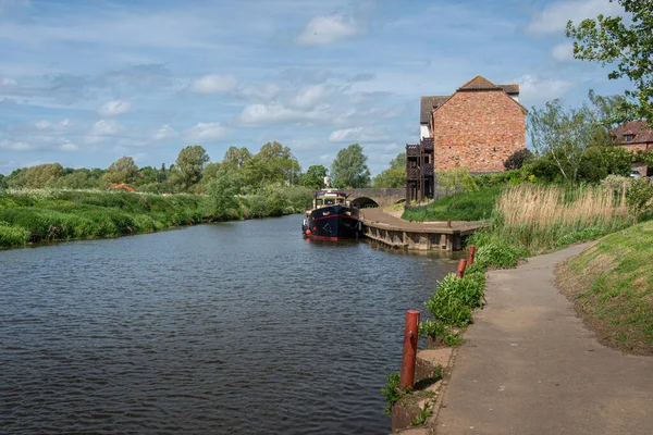 Άποψη Του Ποταμού Avon Στην Πόλη Tewkesbury Στο Gloucestershire Αγγλία — Φωτογραφία Αρχείου