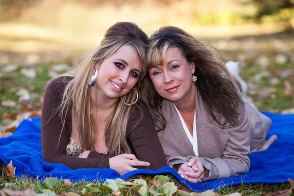 Mutter und Tochter — Stockfoto