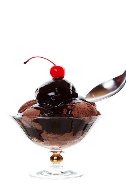 Cherry ile Çikolatalı dondurma — Stok fotoğraf