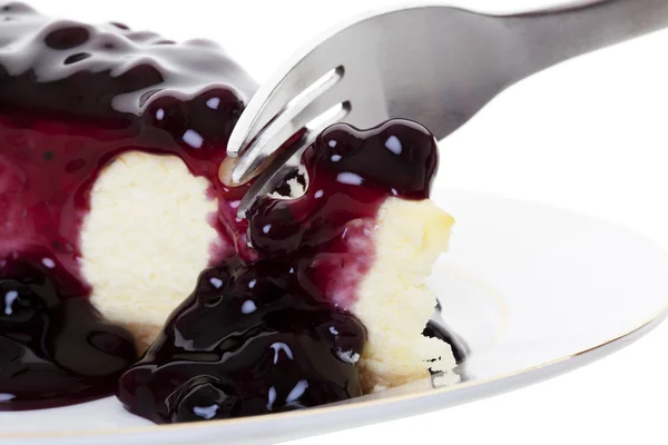 Tarta de queso con tenedor de arándanos — Foto de Stock