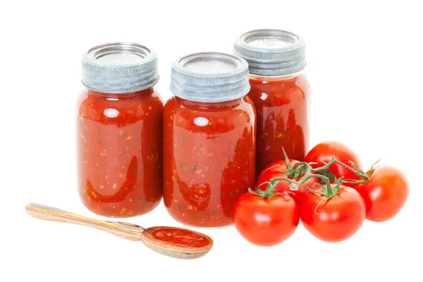 首页罐装的番茄汁 — 图库照片