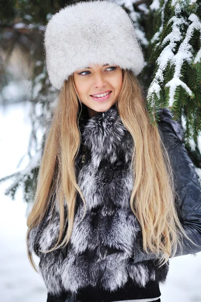 Mujer hermosa invierno —  Fotos de Stock