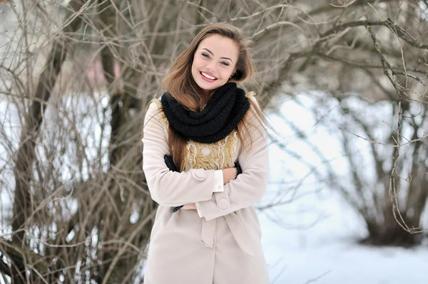 Beautiful woman face outdoor portrait — Stock Photo, Image