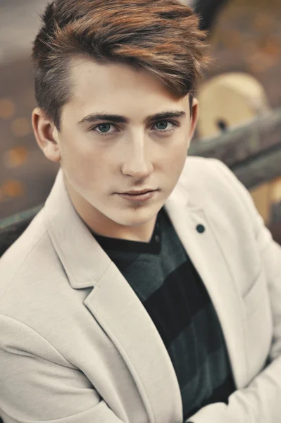 Closeup portrait of a young handsome man — Stock Photo, Image