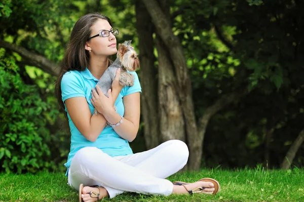 Woman with puppy — Stock Photo, Image