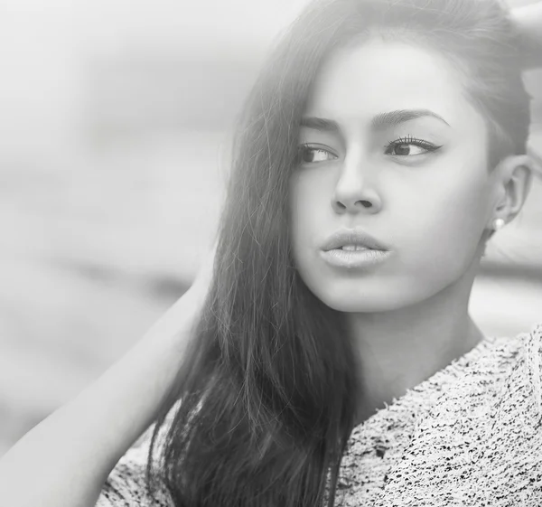 Young sensual model girl face. Black-white photo — Stock Photo, Image