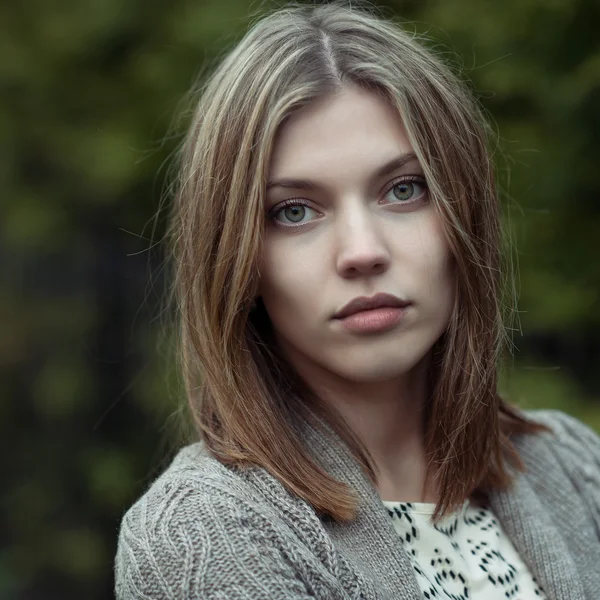 Egy szép női arc közeli portréja — Stock Fotó