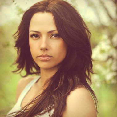 güzel bir kadın yüzü - açık havada