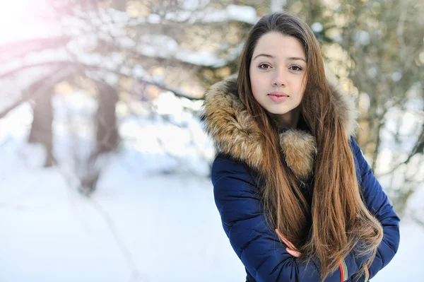 Adorable beautiful teen little girl posing outdoors — Stock Photo, Image