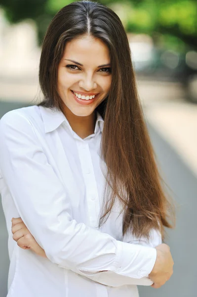 Beautiful cheerful teen girl in white shirt - outdoor — Stock Photo, Image