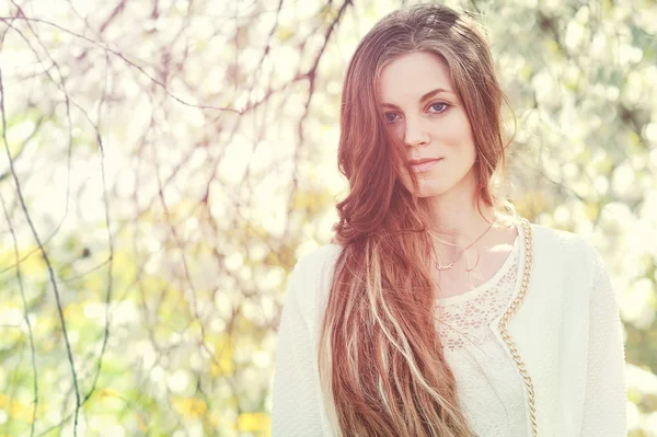 Portrait of beautiful woman face - outdoors — Stock Photo, Image