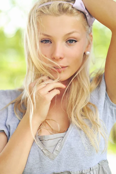 Beautiful woman face - outdoor portrait — Stock Photo, Image