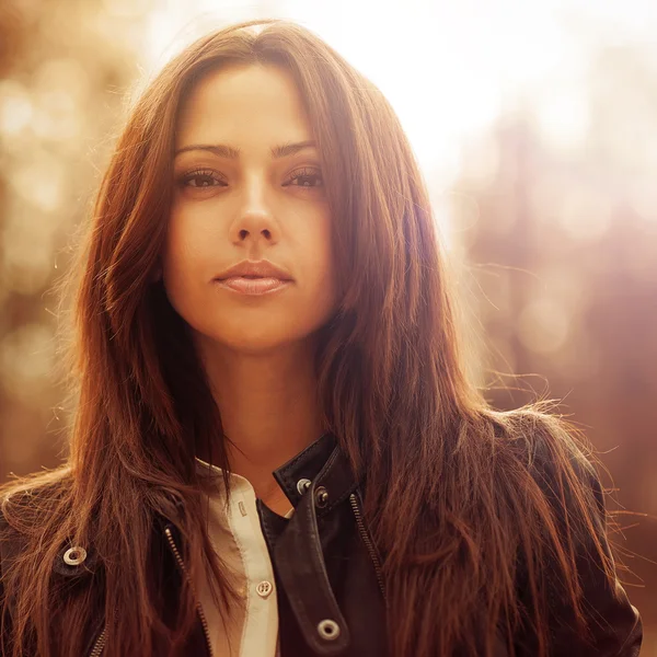 Hermosa cara de mujer - primer plano — Foto de Stock