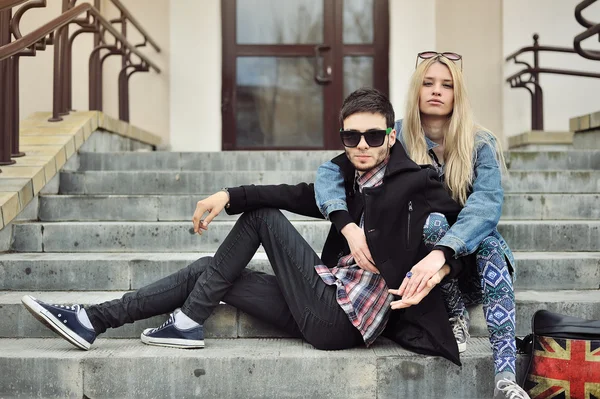 Stylish young couple outdoor portrait — Stock Photo, Image