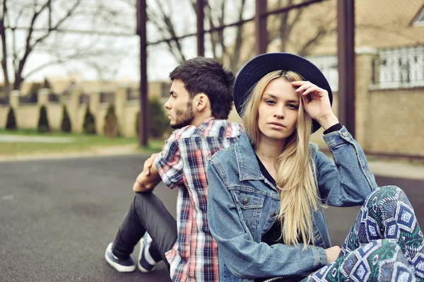 Junges Paar mit Beziehungsproblemen — Stockfoto