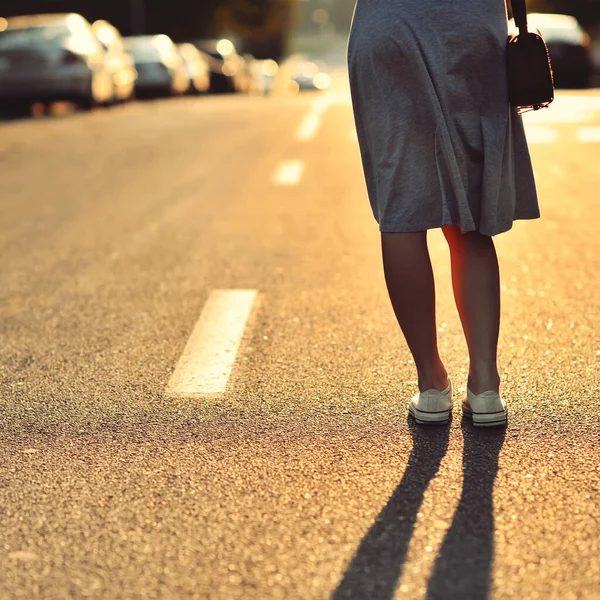 Closeup Young Woman Legs Road — Stock Photo, Image