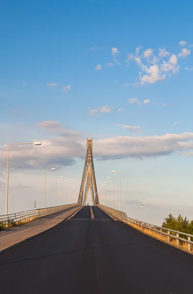 Puente por cable. Vaasa. Finlandia . — Foto de Stock