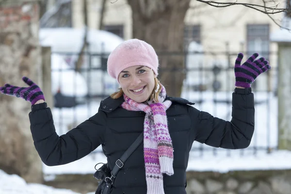 Ładny kobieta macha Witam — Zdjęcie stockowe