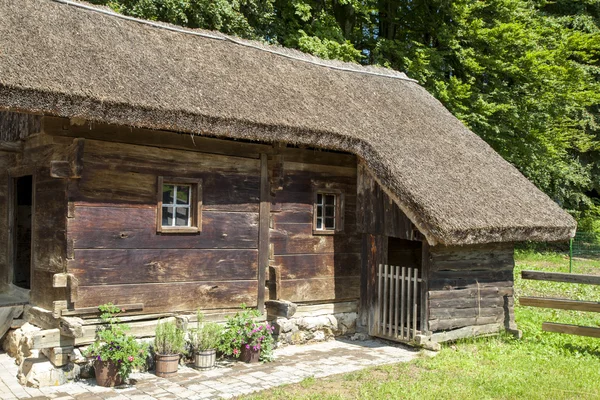 Old traditional barn, shed — Stock Photo, Image