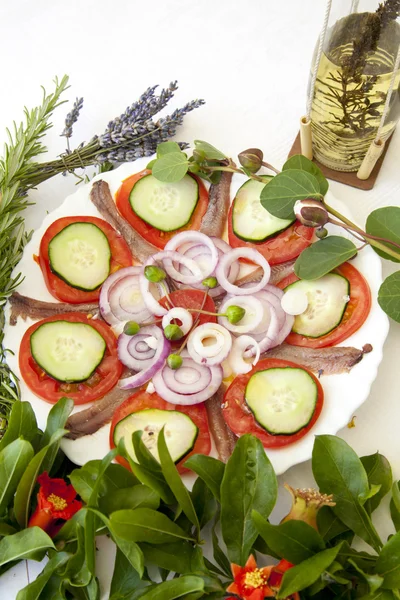 Sardien filets met mediterrane kruiden en travarica rakija — Stockfoto