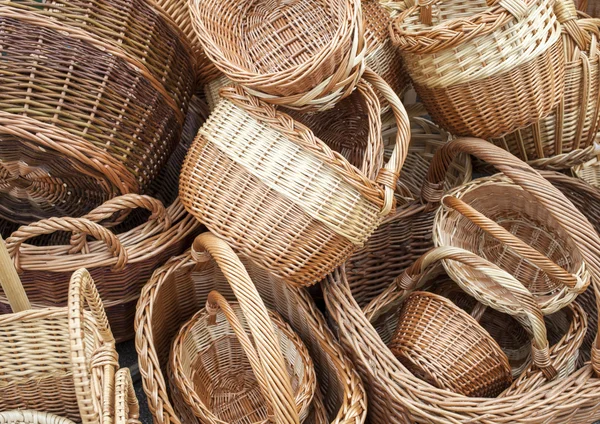 hasır sepetleri ve kutuları