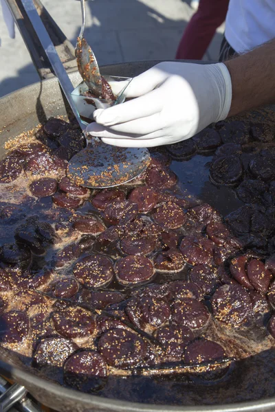 Servieren Sie frische Feigen in Rotwein gekocht — Stockfoto