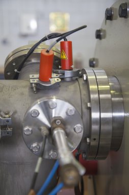 yüksek gerilim ile iyon Hızlandırıcı önemli elektronik ve mekanik parçaları bobinler üzerinde kayıt