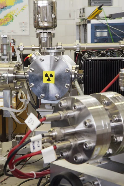 Hmotnostní spektrometr v jaderné laboratoři — Stock fotografie