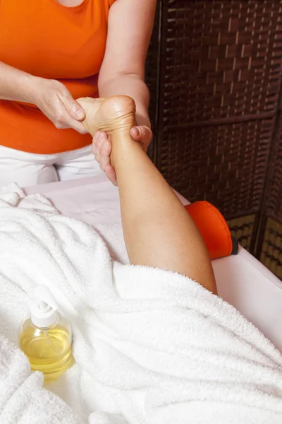 Woman receiving a professional massage and lymphatic drainage -various techniques demonstration — Stock Photo, Image