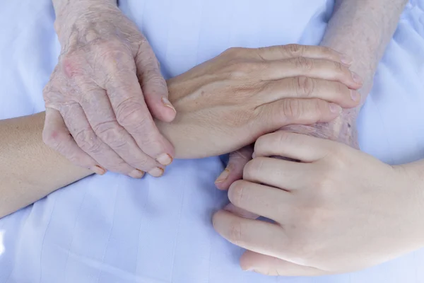 Handen van drie generaties — Stockfoto