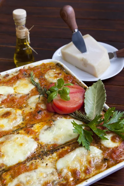 Crujiente al horno Melanzane allá Parmigiana Imagen De Stock