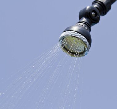 damla gösterilen duş başlığı