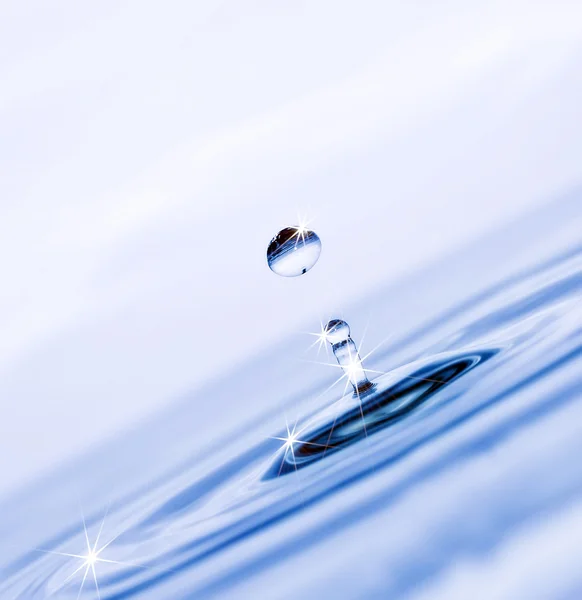 水が落ちると — ストック写真